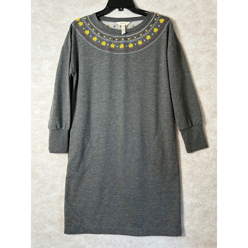 Matilda Jane Grey Embroidered Floral Neckline Knit Shift Dress‎ Womens Medium